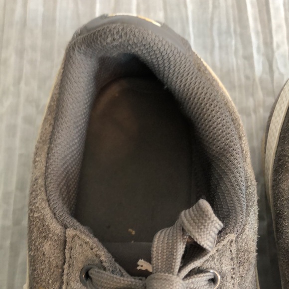 PUMA gray white low top size 9 suede tie up sneakers - Picture 7 of 10